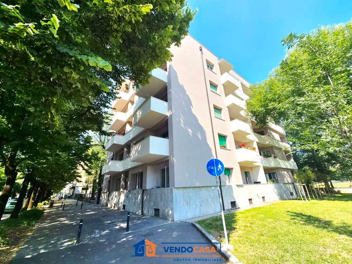 Appartamento quadrilocale in vendita in Via Vittorio Veneto, Via Veneto Borgo Trento, Brescia