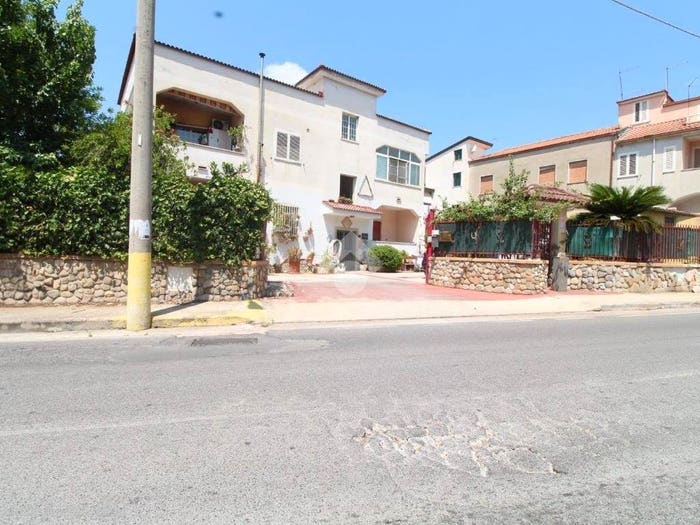 Appartamento trilocale in vendita in Via san leucio, San Leucio Briano, Caserta