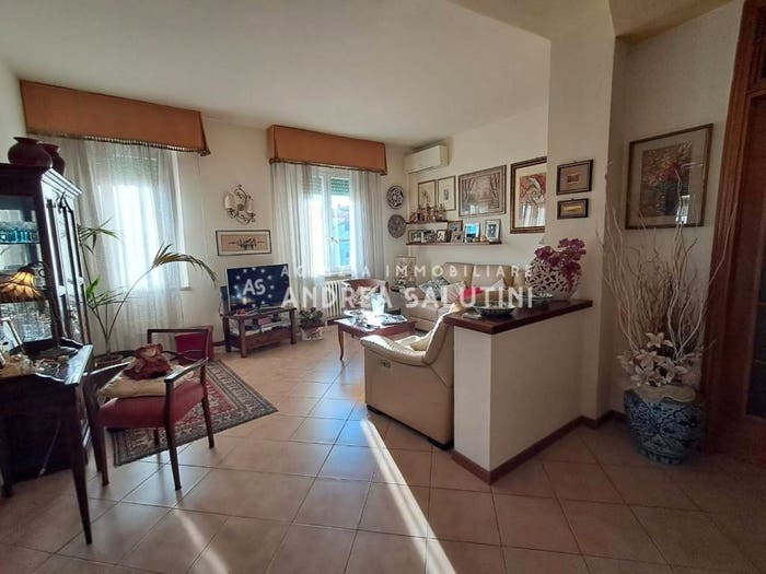 Appartamento con 5 locali in vendita in Oltrera, Pontedera