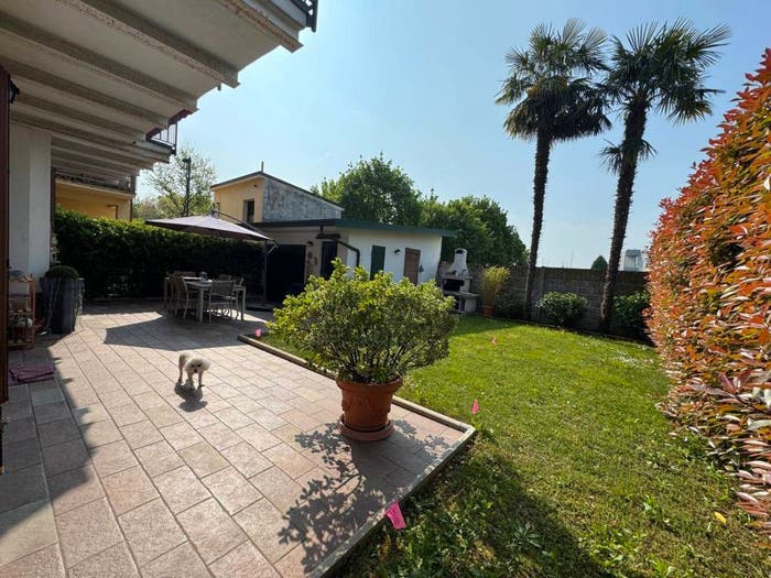 Casa con 5 locali in vendita in Via Vecchia Comasina, Cesate
