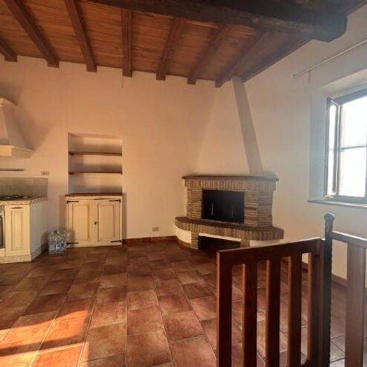 Casa quadrilocale in vendita in Via Umberto I, Centro, Priverno