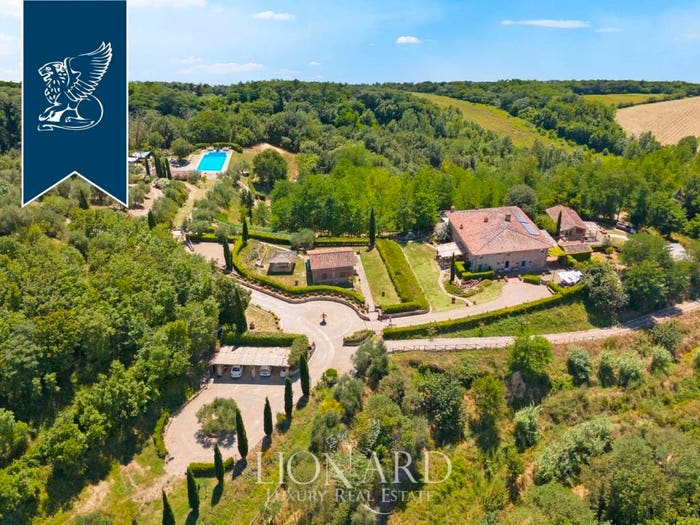Casa con 6 locali in vendita in Palaia