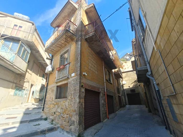 Casa bilocale in vendita in Via Corvaia, Centro, Calascibetta