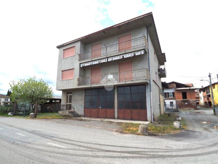 Casa con 5 locali in vendita in Via dei Partigiani, Prato Sesia