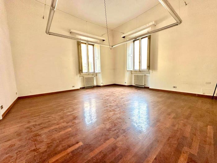 Appartamento con 5 locali in vendita in Via Lorenzo il Magnifico, Libertà Savonarola, Firenze