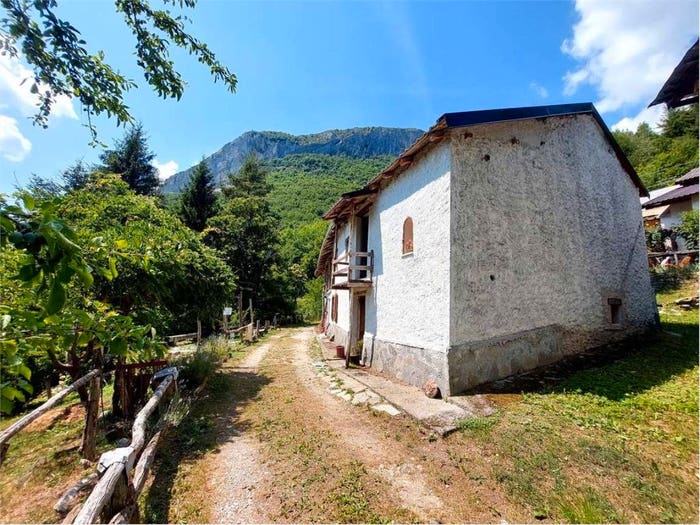 Casa quadrilocale in vendita in Frazione Piambernardo, Regione Piambernardo, Garessio