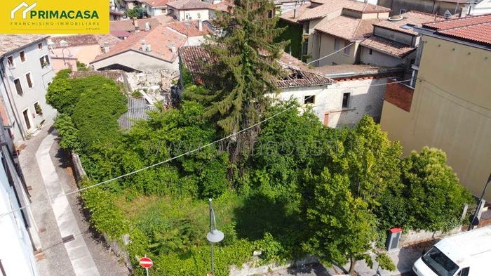 Casa con 6 locali in vendita in via celestino ledri, Centro, Fumane