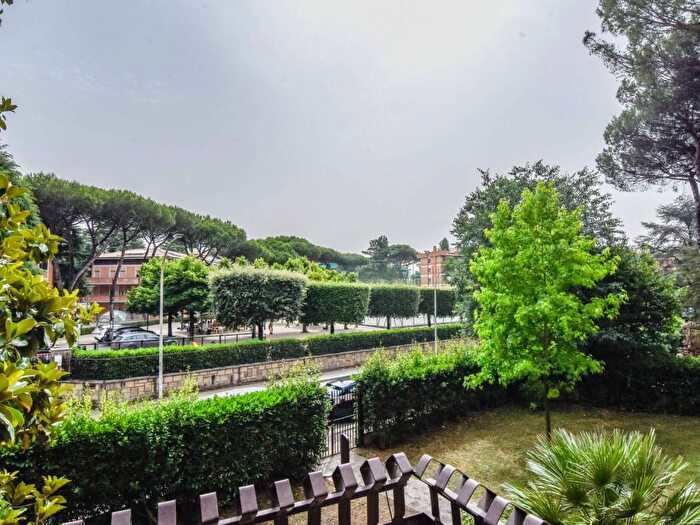 Appartamento con 5 locali in vendita in Via Natale Krekich, Cecchignola Giuliano Dalmata, Roma