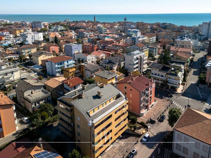 Appartamento quadrilocale in vendita in Via del Passarin, Centro, Caorle