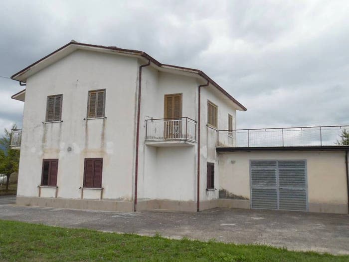 Casa con 5 locali in vendita in Sant'Angelo dei Lombardi