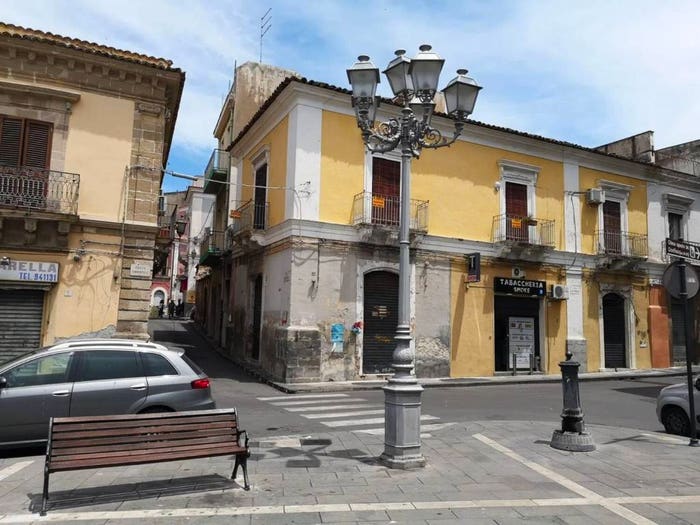 Appartamento con 6 locali in vendita in Via Mugnos, Lentini