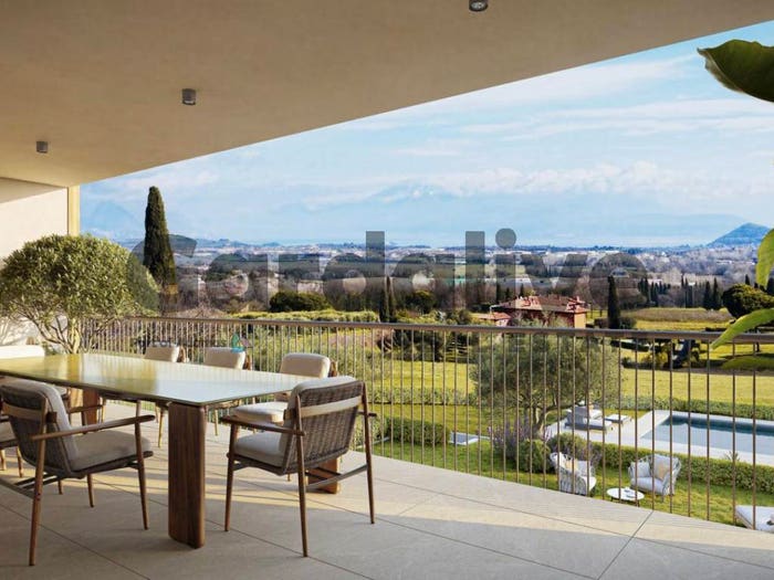 Appartamento con 6 locali in vendita in Via Gazzolo, Centro, Polpenazze del Garda