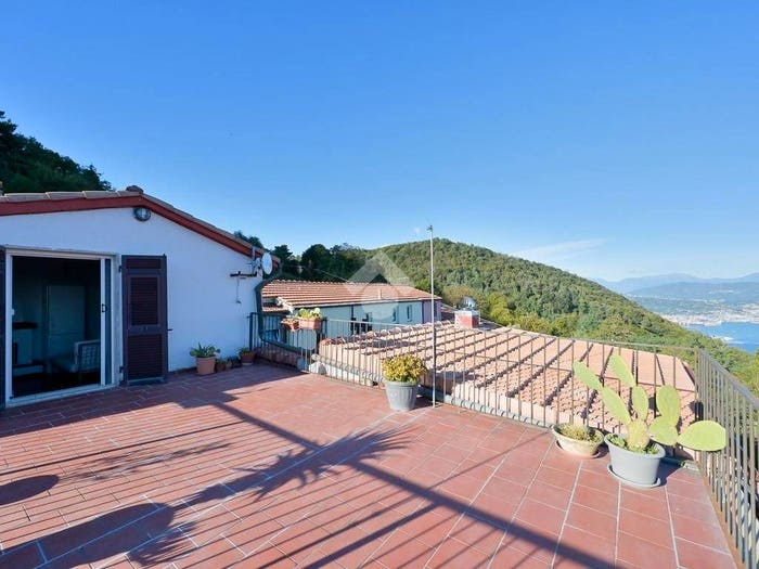 Casa con 6 locali in vendita in Via Castello, Marola Campiglia, La Spezia