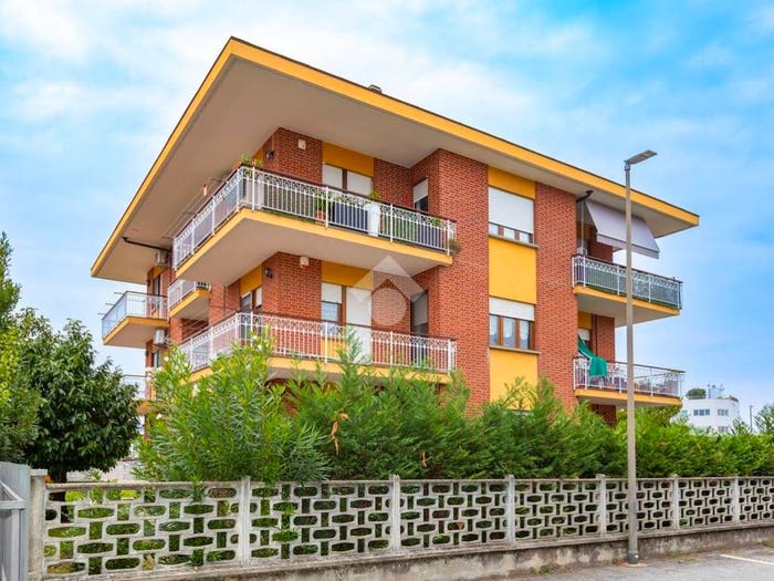 Appartamento trilocale in vendita in Via Volta, Centro, Beinasco