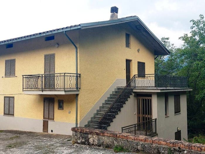 Casa con 6 locali in vendita in Frazione Ceriseto, Isola del Gran Sasso d'Italia