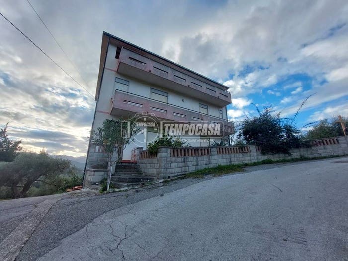 Casa con 6 locali in vendita in Via Matini MatiniCasette, Matini Casette, Ficarra