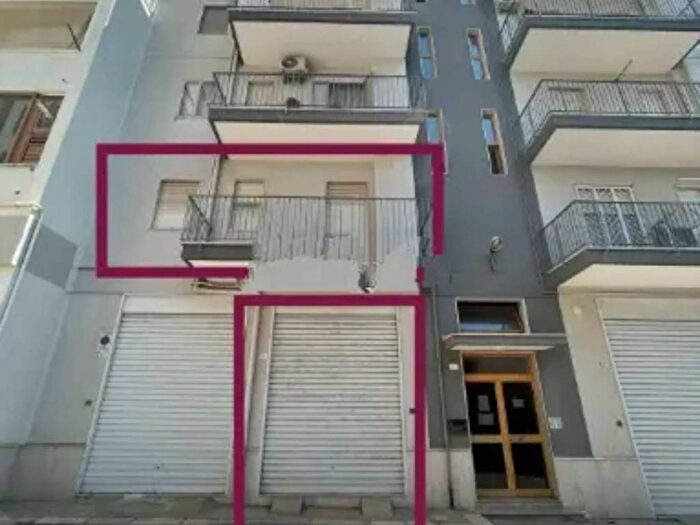 Appartamento quadrilocale in vendita in Via Papa Giovanni XXIII, Via Pola Via Papa Giovanni XXIII, Ostuni