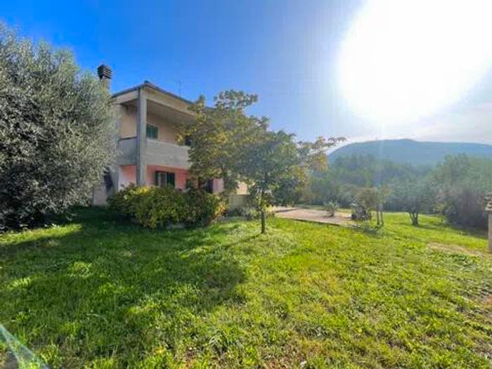 Casa con 6 locali in vendita in Contrada San Tamaro, Castro dei Volsci