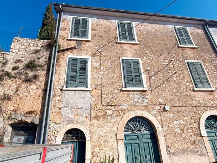 Casa con 6 locali in vendita in Piazza Mercato Vecchio, Centro, Alvito