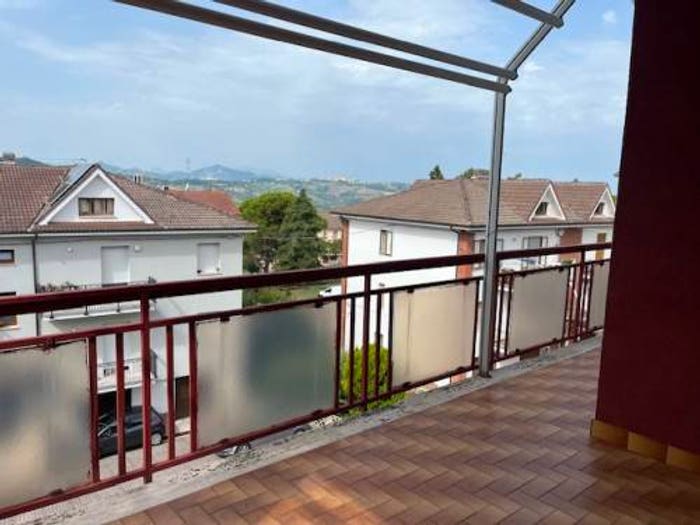 Appartamento con 6 locali in vendita in Via Leonardo da Vinci, Centro, Staffolo