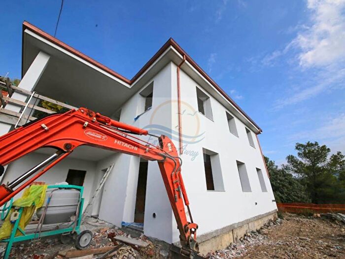 Casa con 5 locali in vendita in Via Turistica, Centro, Camporosso