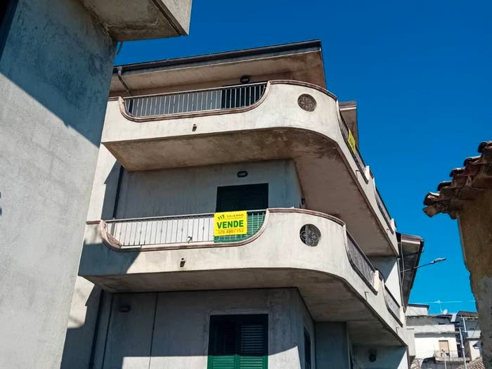 Appartamento quadrilocale in vendita in Vico Domenico Salvadori, Bianco
