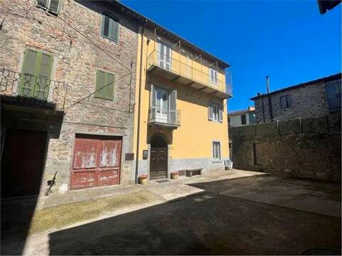 Casa con 6 locali in vendita in Via Guglielmo Marconi No Number, Centro, Pieve Fosciana