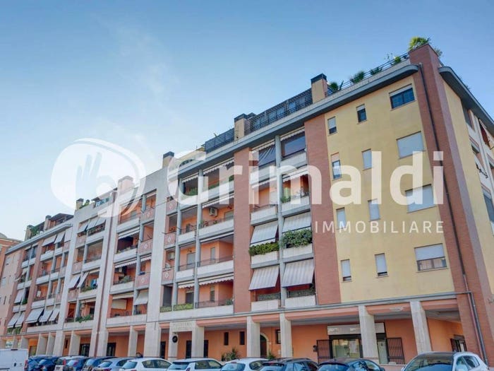 Appartamento trilocale in vendita in VIA PERISSINOTTI, Centro, Latina