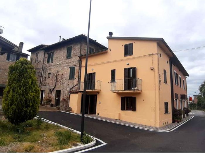 Appartamento quadrilocale in vendita in Castelnuovo piazza della libertà, Tordandrea Castelnuovo, Assisi