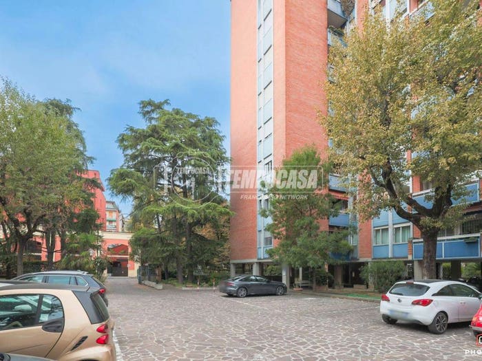 Appartamento quadrilocale in vendita in Via Giovanna Zaccherini Alvisi, Massarenti, Bologna