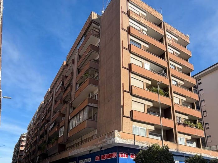Appartamento trilocale in vendita in Via Renato Simoni, Monti Tiburtini, Roma
