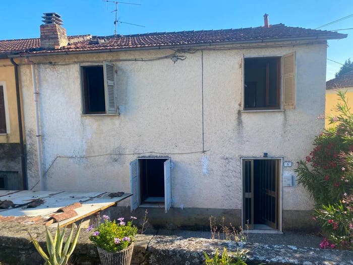 Appartamento con 6 locali in vendita in Via Trieste, Fivizzano