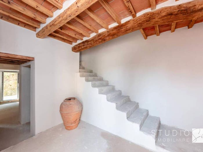 Casa con 5 locali in vendita in Via Madonna del Papa, Carmignano
