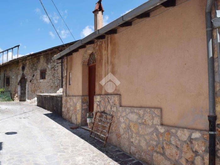 Casa trilocale in vendita in Via sotto la cona, Villa San Sebastiano, Tagliacozzo