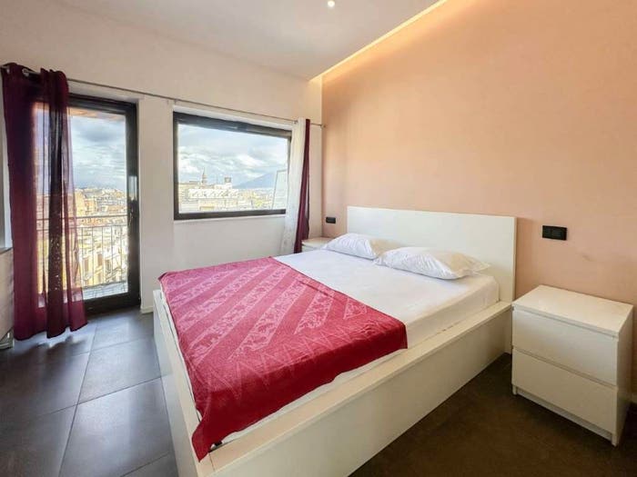 Appartamento con 6 locali in vendita in via Duomo, Mercato, Napoli