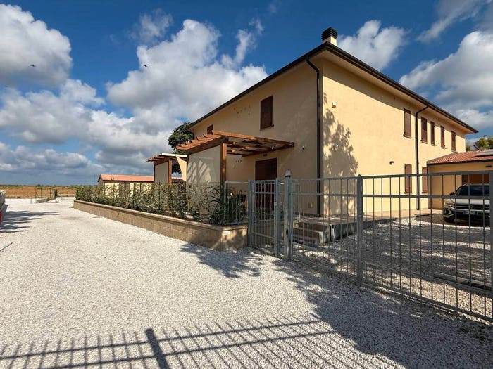 Appartamento trilocale in vendita in Via degli Affitti, Campiglia Marittima