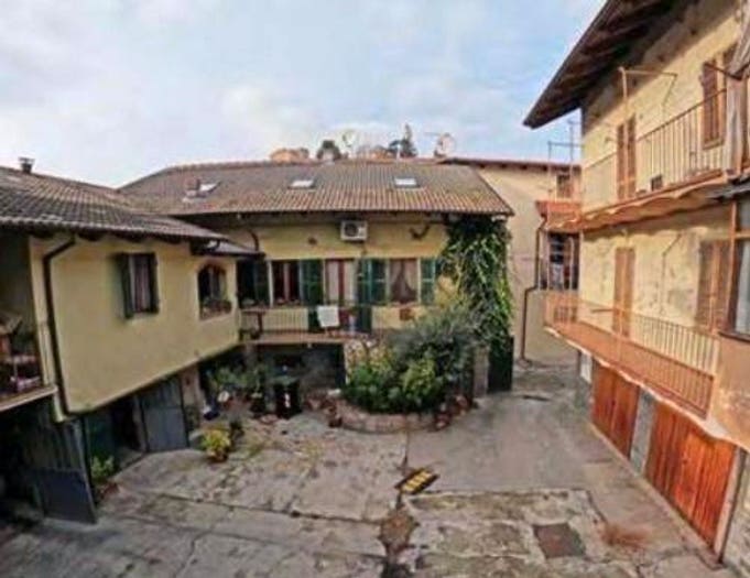 Casa con 5 locali in vendita in Via Al Belbo, Canelli