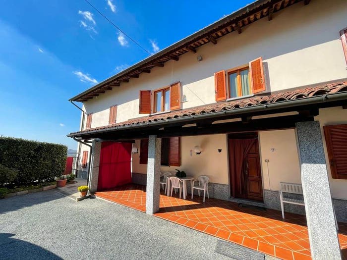 Casa con 6 locali in vendita in Via San Pietro, Centro, Moasca