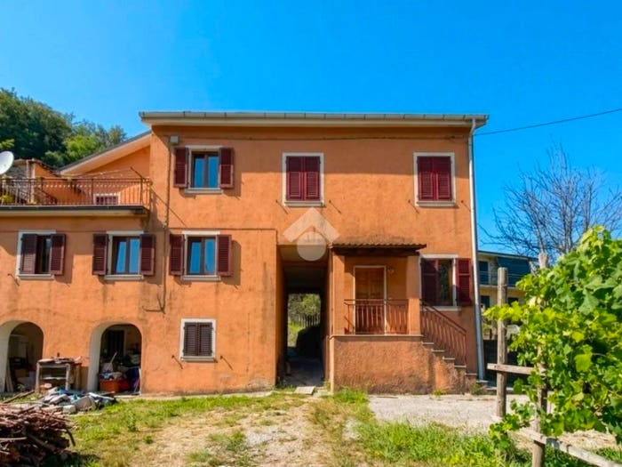 Casa quadrilocale in vendita in Località Isola di Vignolo, Mezzanego