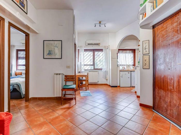 Appartamento bilocale in vendita in Via Suessola, Re di Roma, Roma
