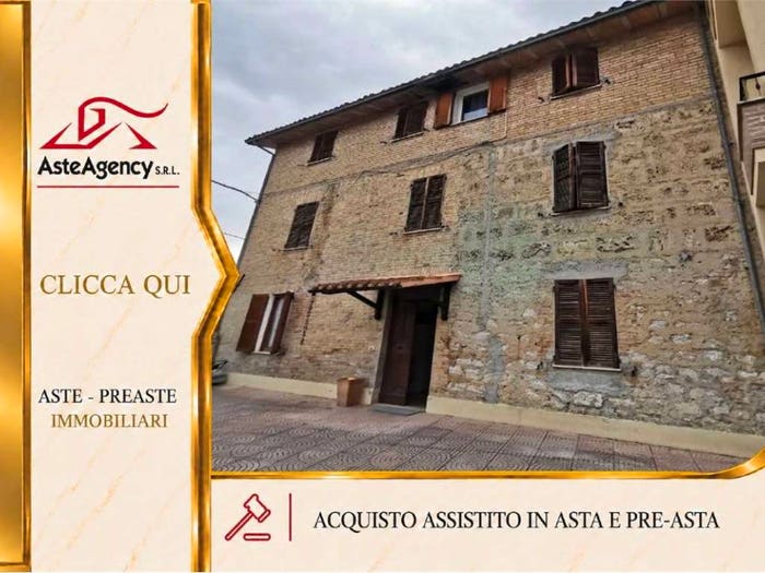 Appartamento quadrilocale in vendita in Via Chillemi Giuseppe, Centro, Cerreto d'Esi