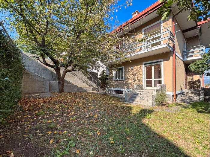 Casa con 6 locali in vendita in VIA DANTE ALIGHIERI, Dormelletto