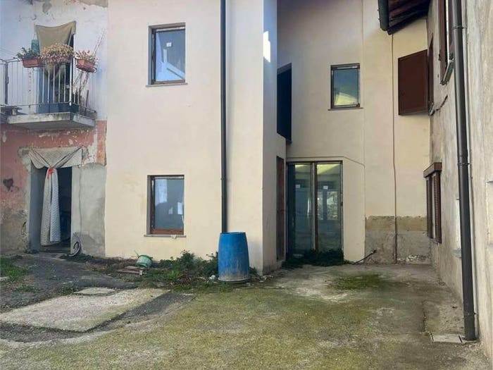Appartamento con 6 locali in vendita in Medozza, Monvalle