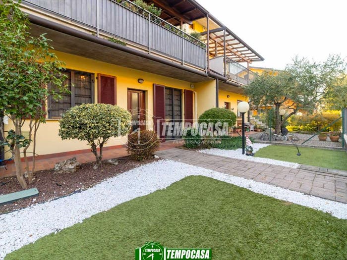 Appartamento trilocale in vendita in Via Aldo Moro, Centro, Capriate San Gervasio