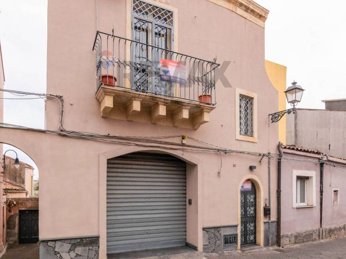Casa trilocale in vendita in Via Lilibeo, Centro Storico, Acireale