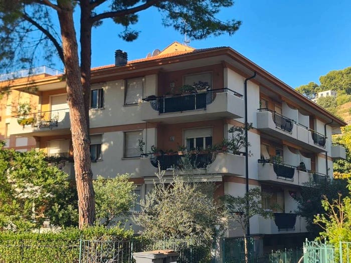 Appartamento trilocale in vendita in Via Louis Pasteur, Due Strade, Bordighera