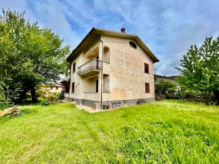 Casa con 6 locali in vendita in Via E Brizzolesi, Centro, Capriata d'Orba