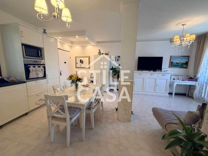 Appartamento con 5 locali in vendita in Altopascio Centro, Altopascio