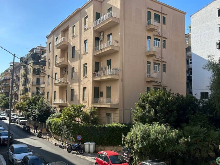 Appartamento con 6 locali in affitto in Via Ugo Foscolo, Libertà Villabianca, Palermo