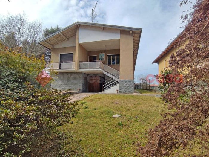 Casa con 6 locali in vendita in via generale chinotto, Centro, Arona